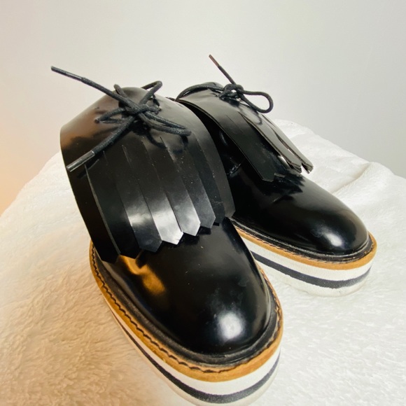 ZARA | black tasseled platform oxford loafers